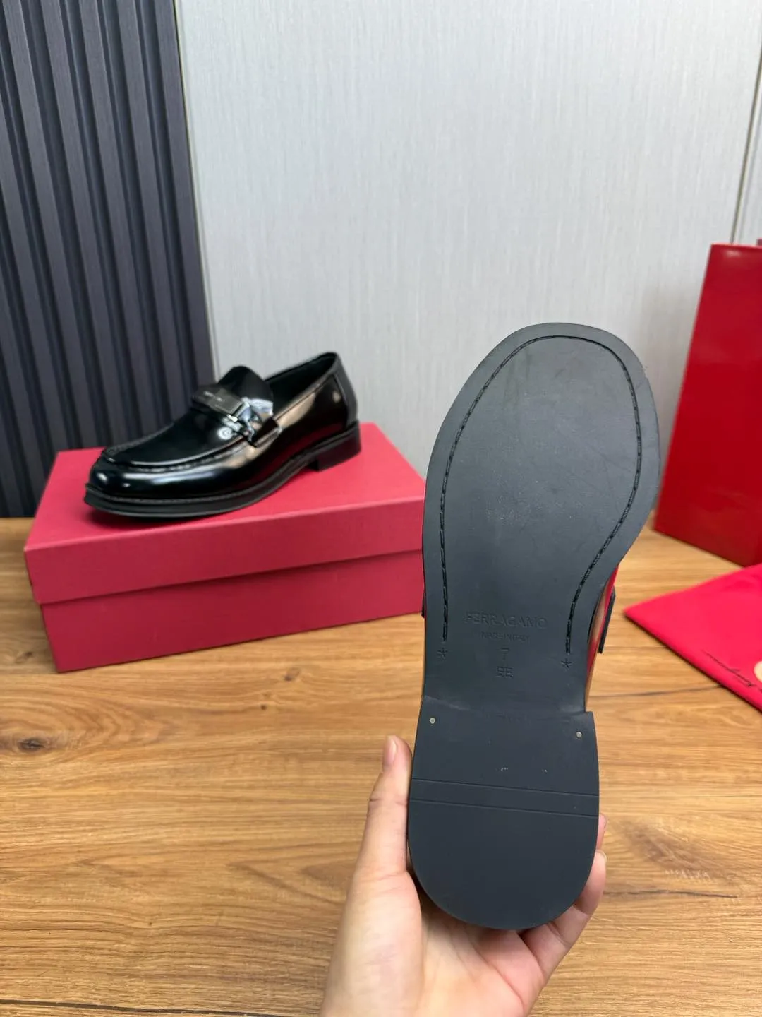 Men's shoes 💰880💰 Ferragamo. [Ferragamo] men's thick-soled loafers, the latest hot style, 1:1 original purchase quality, top quality, imported open-edge beaded cowhide leather on the upper, hand-made three-dimensional stitching highlights the round toe design, the inner foot pads are all imported cowhide, with original lightweight foam outsole, matching code 39-44, (38, 45 custom-made, non-refundable)
